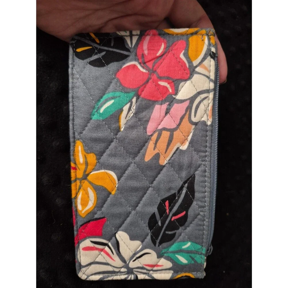 Vera Bradley COASTAL PARADISE Gray Multicolor Zip ID Case Card Wallet